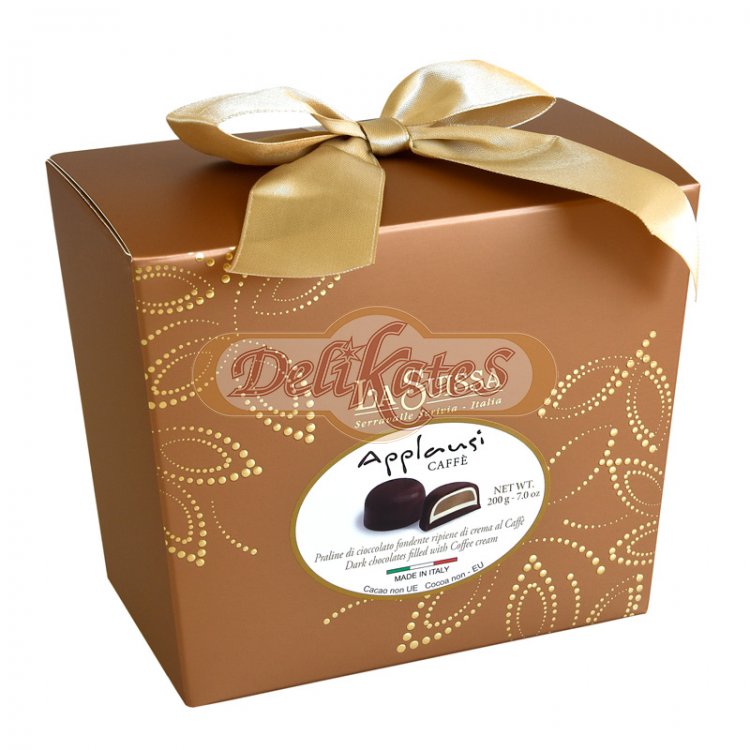 Pralinky z horkej čokolády plnené kávovým krémom